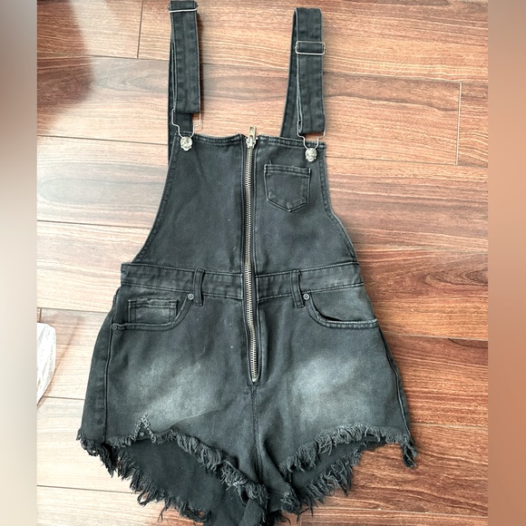 UNIF YOKEL cuttoff overalls shorts! - Picture 3 of 6